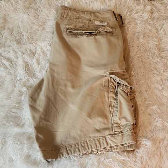 Abercrombie & Fitch Khaki Cargo Shorts - Picture 1 of 9